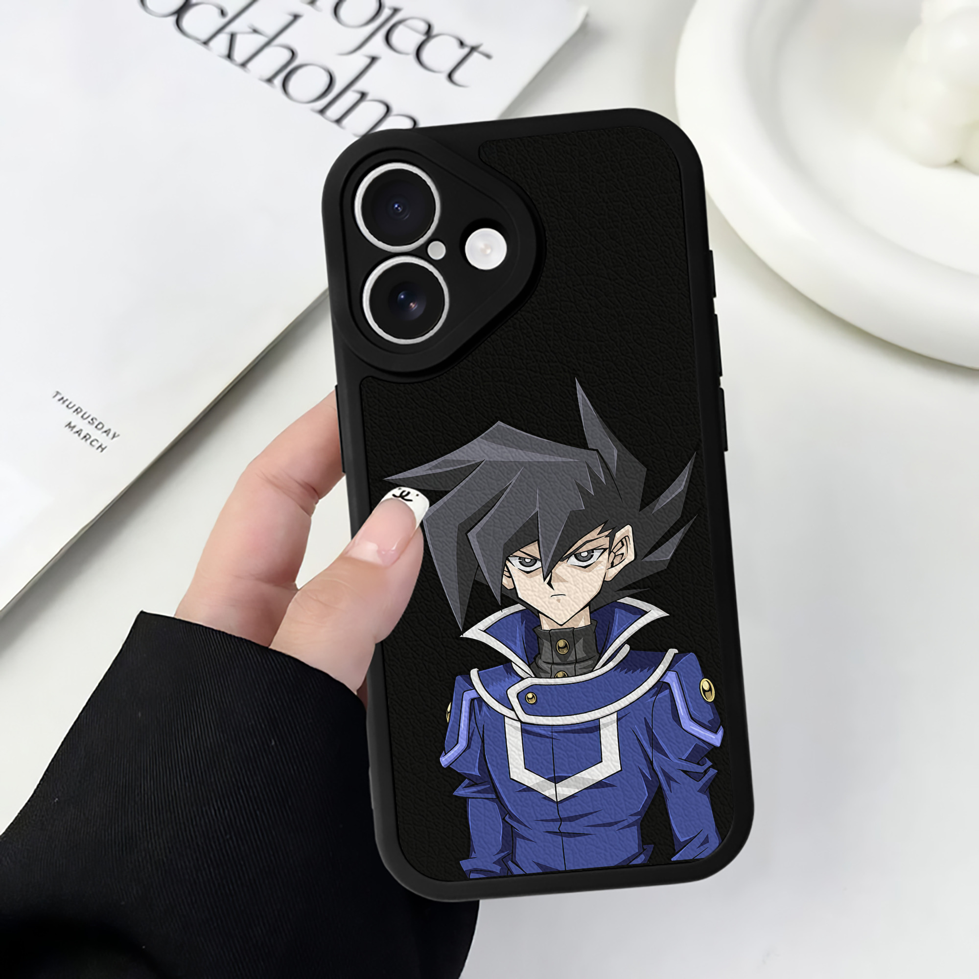 （画像用） 遊☆戯☆王 Yu-Gi-Oh! 【iPhone 16シリーズ対応】シリコンスマホケース（レザー調） 材質：シリコン